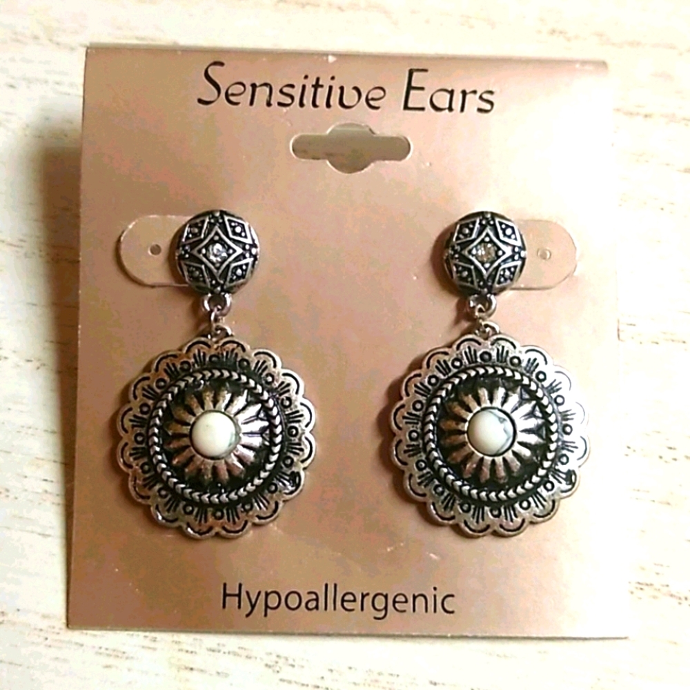 😻 3 For $15 Silver Medalion White Gem Dangles